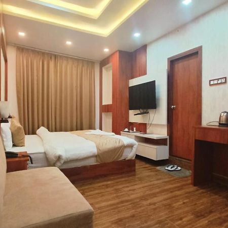 V Square Airport Hotel Lucknow Dış mekan fotoğraf