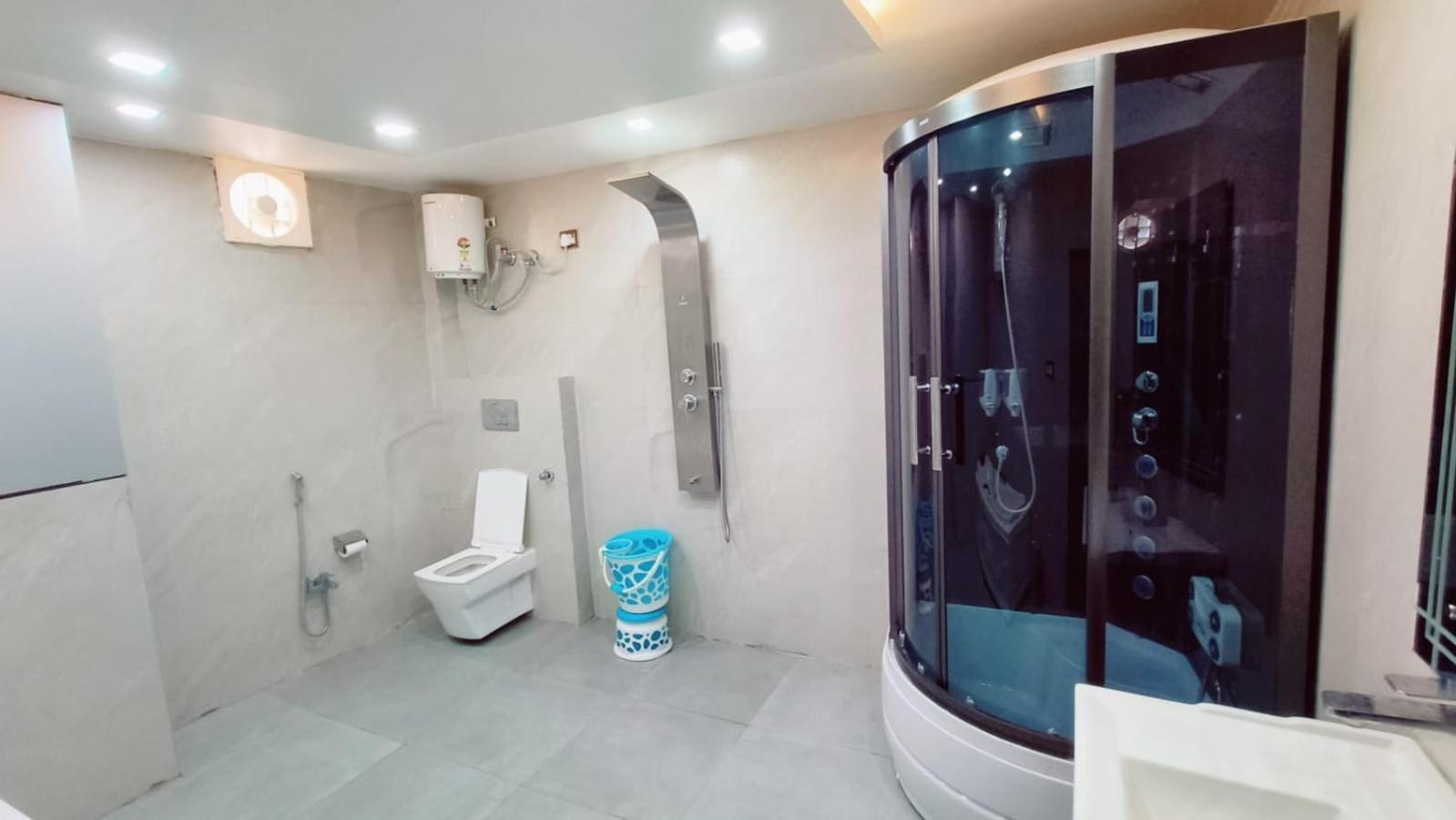V Square Airport Hotel Lucknow Dış mekan fotoğraf