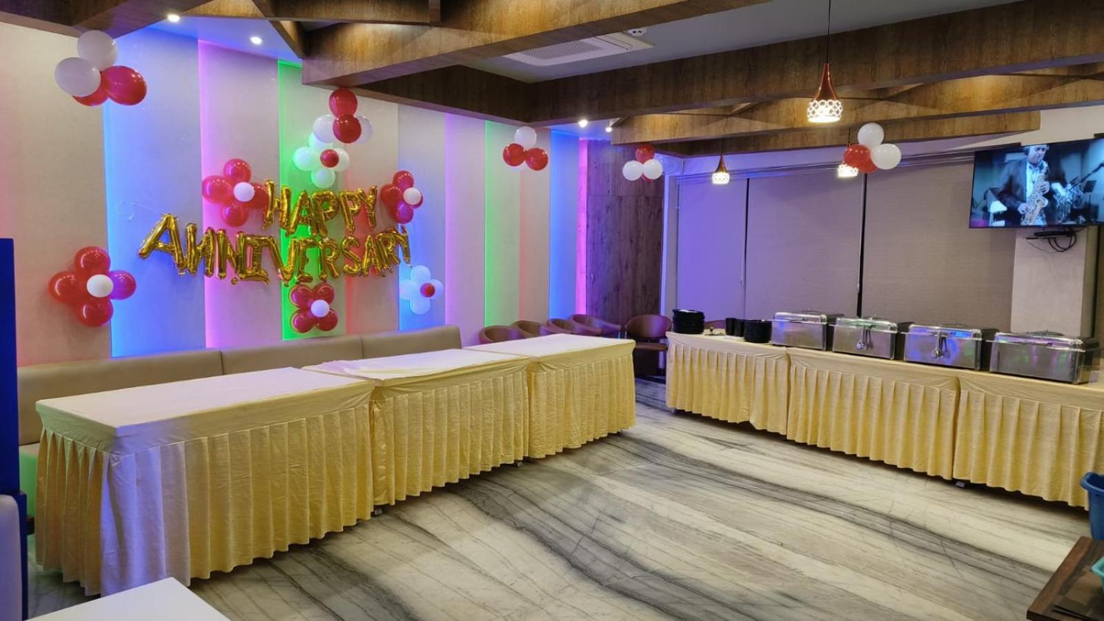 V Square Airport Hotel Lucknow Dış mekan fotoğraf